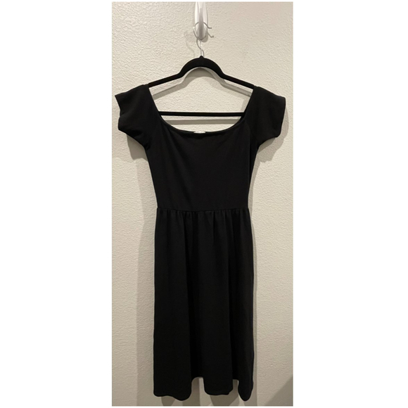 KIMCHI BLUE Black Short Sleeve Midi Dress - Picture 1 of 3
